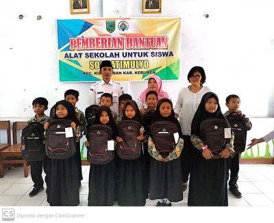 Pembagian Alat Sekolah Kepada SD Negeri Jatimulyo 